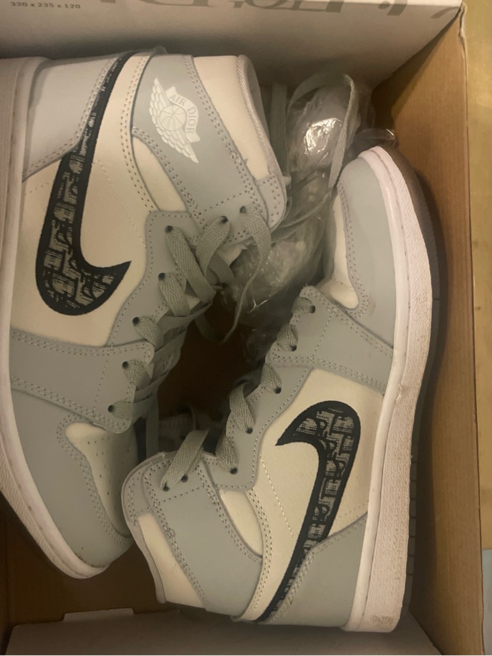 Dior Kids White and Gray Low-Top Sneakers - Picture 2 of 4